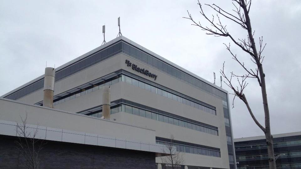 Wow! Demi Memperbaiki Keuangan, BlackBerry Siap Jual Diri