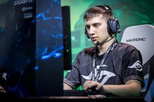 Tak Hanya Miracle, Arteezy Berhasil Raih MMR 9K di Dota 2!