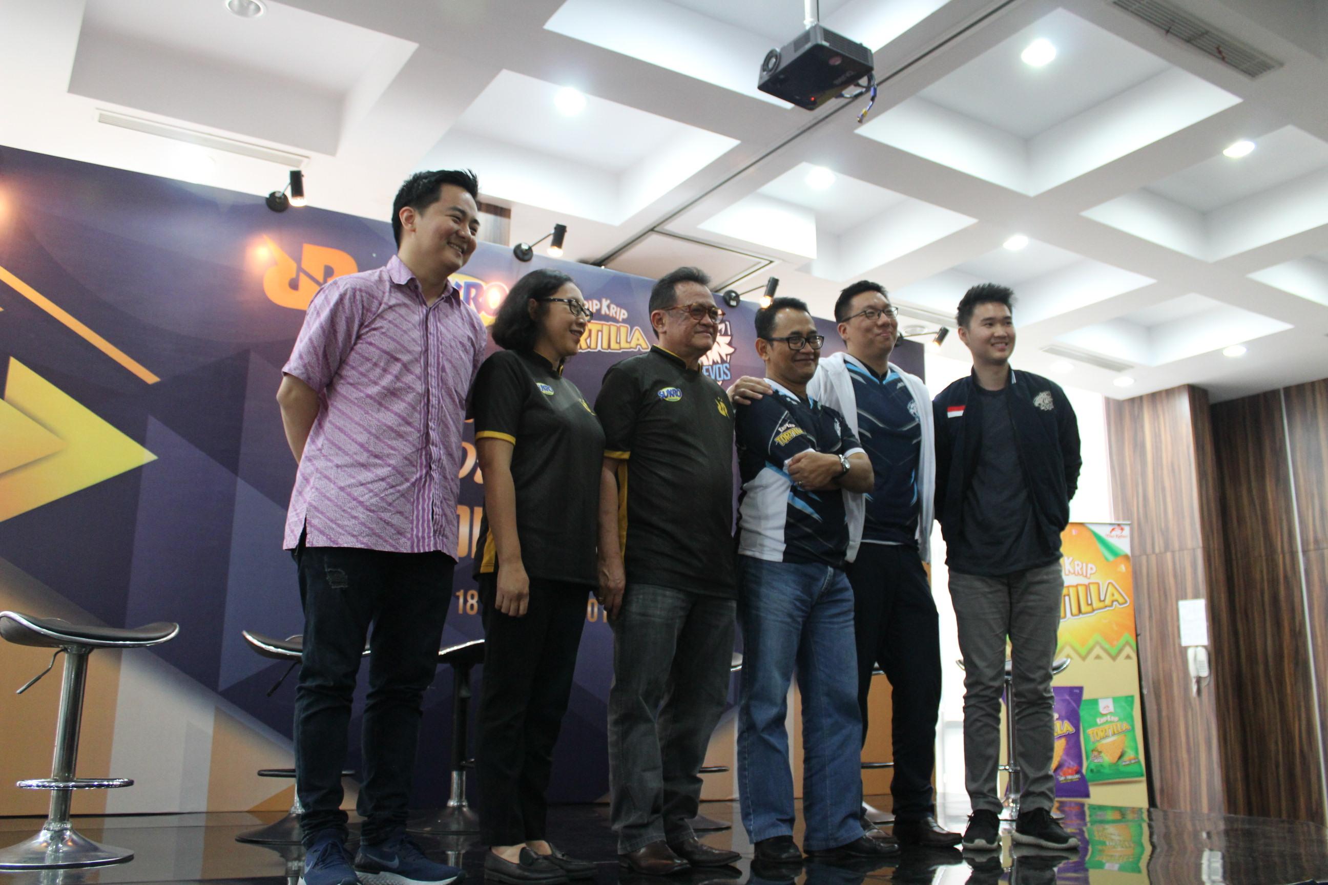 Sukro Dan Krip Krip Tortilla Jalin Kerjasama Dengan RRQ Dan EVOS Dalam Peran Membangun Industri Esports Di Indonesia