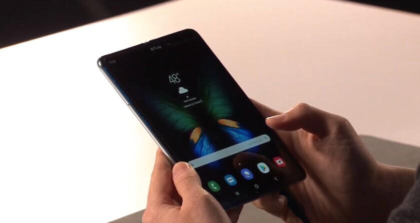 Samsung Menguak Ponsel Lipat Pertama Mereka, Galaxy Fold! Apa Aja Fitur dan Spesifikasinya?