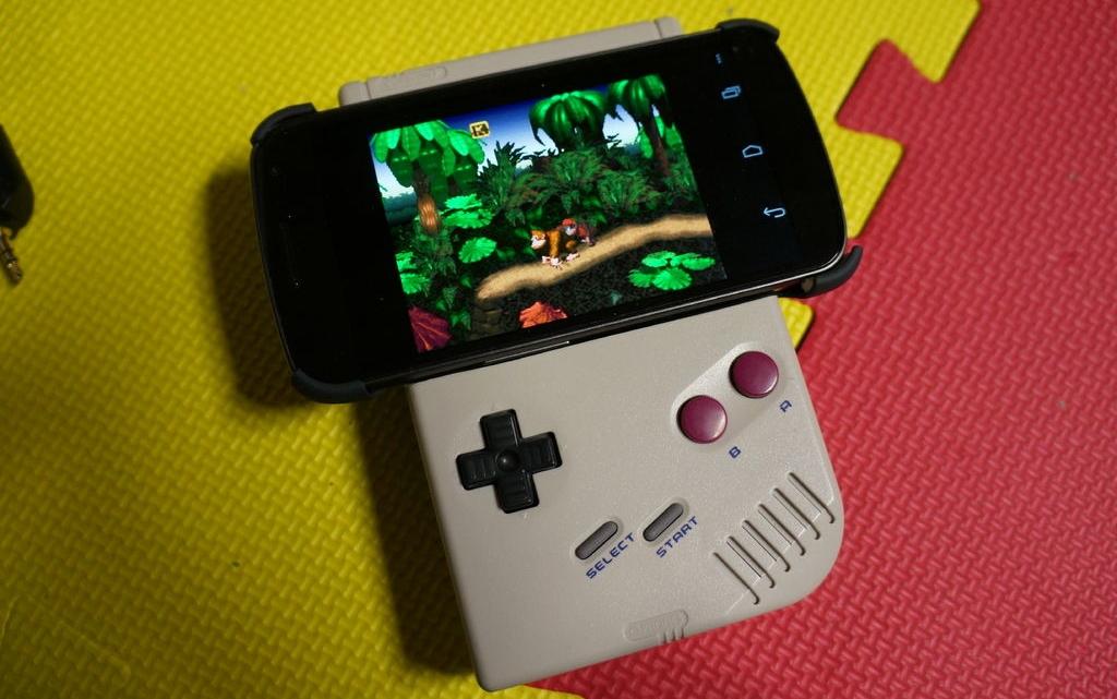 Apa Jadinya Jika Game Boy Digabungkan Dengan Smartphone Android?