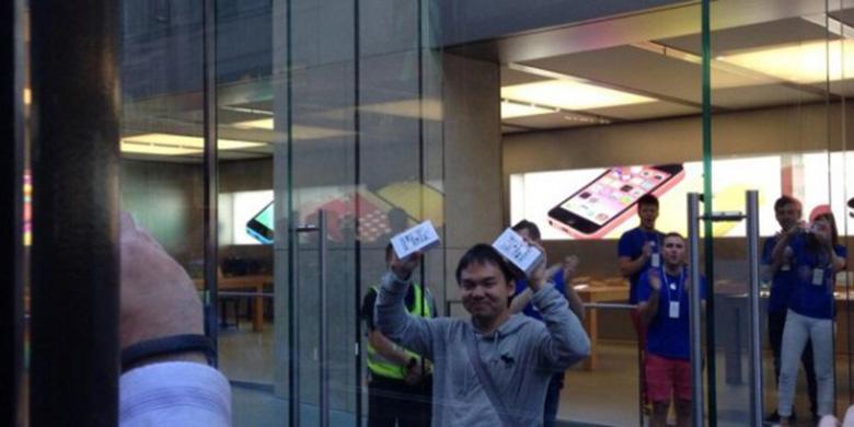 Pemilik iPhone 5S Pertama di Dunia Adalah Orang Indonesia