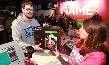Malang, Pemuda Ini Dirampok Sesaat Setelah Membeli Xbox One