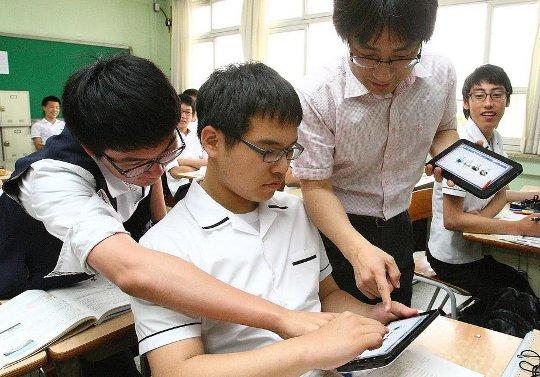 Pemerintah Korea Awasi Penuh Penggunaan Smartphone Pada Remaja