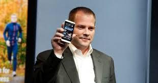Bos HTC Ejek Samsung Galaxy S5 Sebagai Plastik Murahan