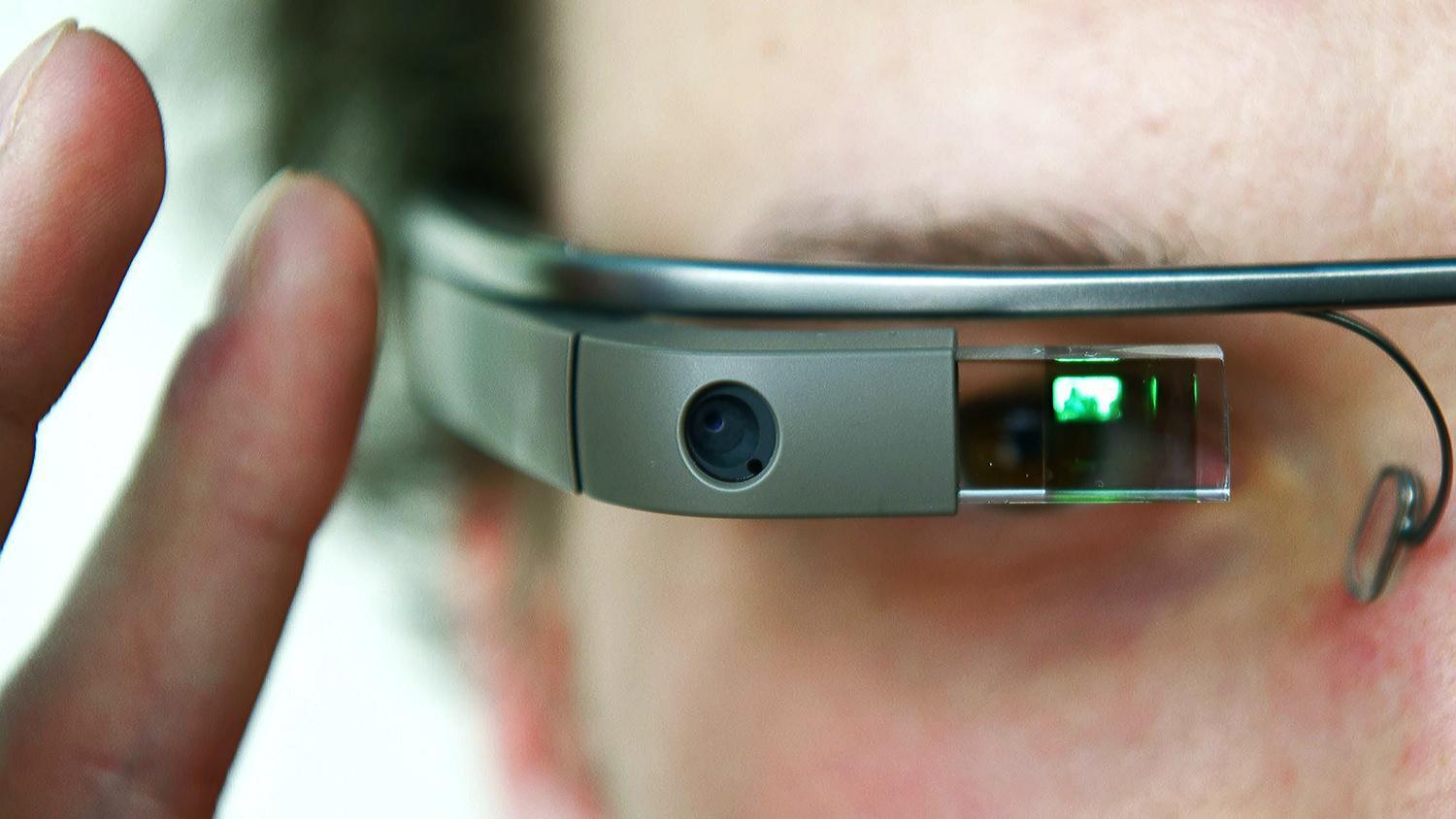 Asyik! Akhirnya Google Glass Akan Dipasarkan Untuk Umum