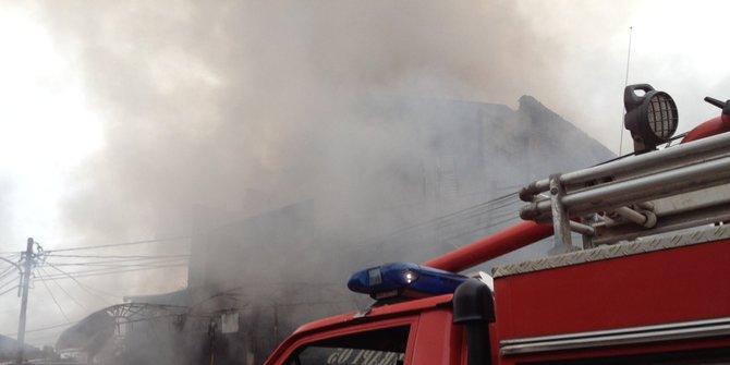 Seorang Wanita Tewas Setelah Nekat Selamatkan Ponselnya Di Rumah Yang Terbakar