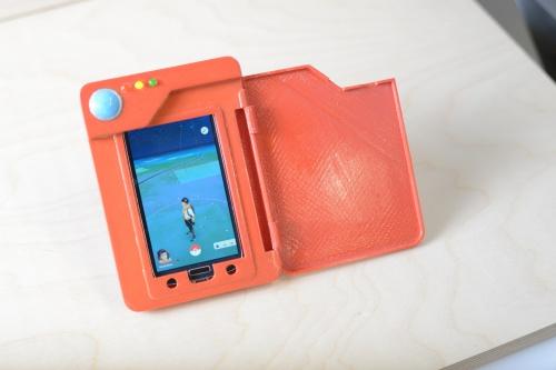 Powerbank Ini Rubah Desain Smartphone Kalian Jadi Mirip Pokedex!