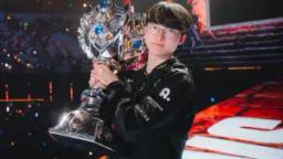 Faker Cetak Sejarah, Jadi Pemain Esports Pertama yang Diabadikan dalam Prangko Resmi Pemerintah(FOTO: Riot Games)